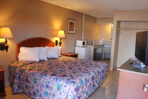 Wildcat Inn University - LBG 10