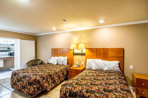 Wildcat Inn University - LBG 2