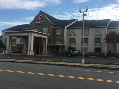 Comfort Inn & Suites - LBG 0