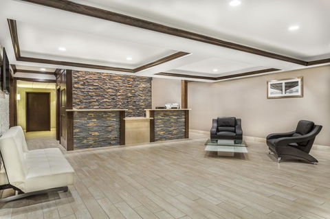 Comfort Inn & Suites - LBG 3