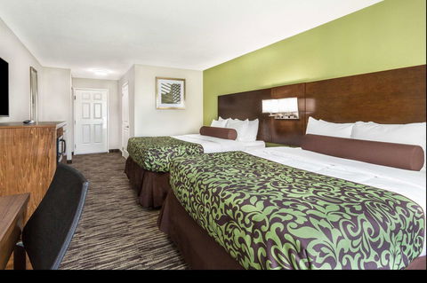 Comfort Inn & Suites - LBG 14