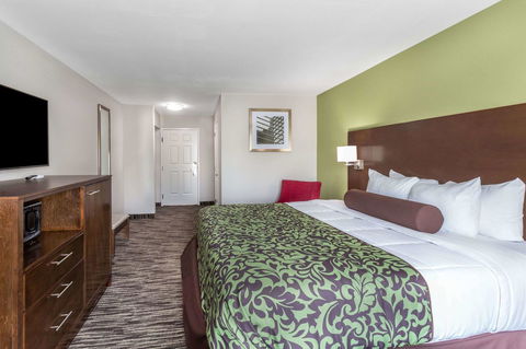 Comfort Inn & Suites - LBG 17