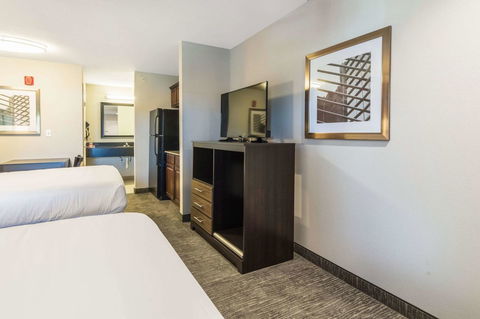 Econo Lodge Inn & Suites North Little Rock - LBG 20