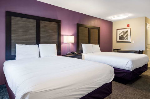 Econo Lodge Inn & Suites North Little Rock - LBG 11