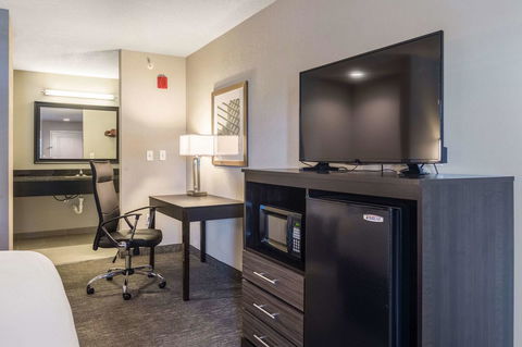 Econo Lodge Inn & Suites North Little Rock - LBG 5