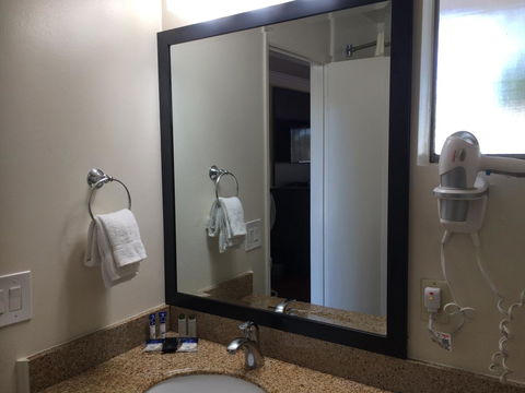 Americas Best Value Presidents Inn Monterey - LBG 14