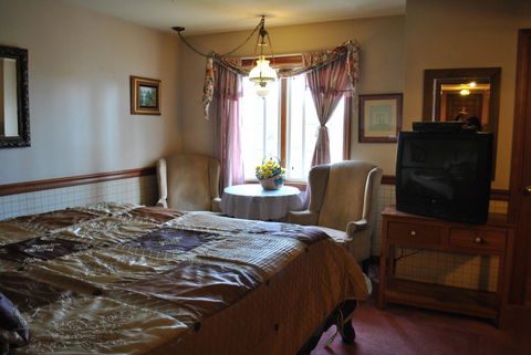 Summerland Inn - LBG 23