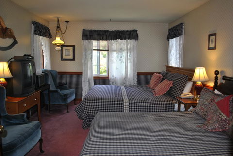 Summerland Inn - LBG 3