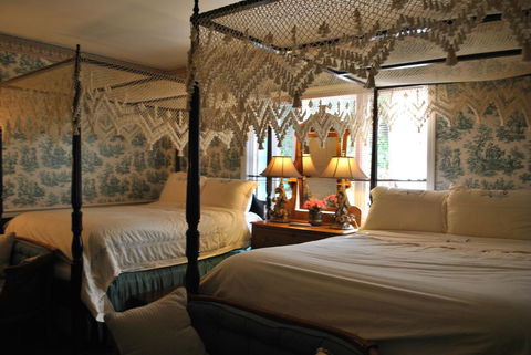 Summerland Inn - LBG 37