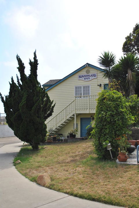 Summerland Inn - LBG 41