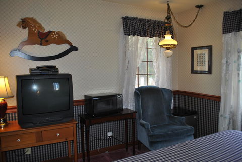 Summerland Inn - LBG 17