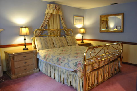 Summerland Inn - LBG 7