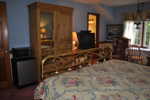 Summerland Inn - LBG 11