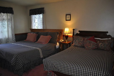 Summerland Inn - LBG 13