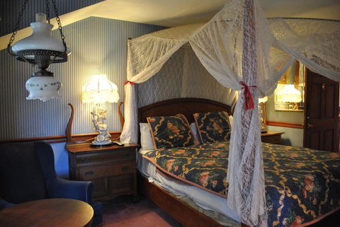 Summerland Inn - LBG 20