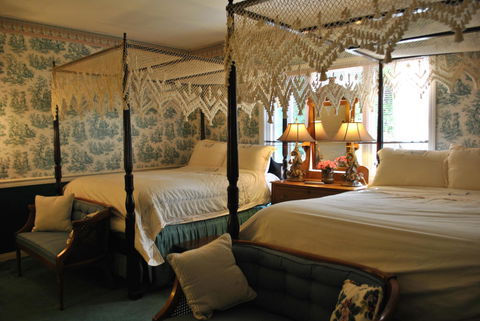 Summerland Inn - LBG 36