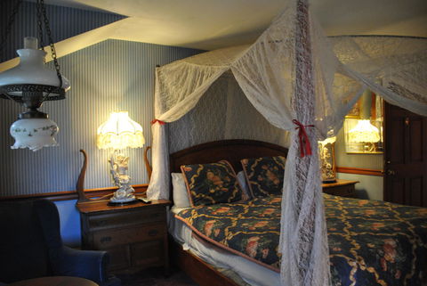 Summerland Inn - LBG 18