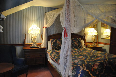 Summerland Inn - LBG 19