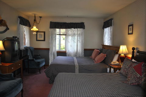 Summerland Inn - LBG 14