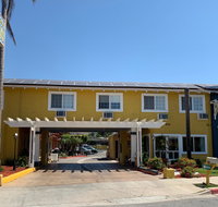 Sandyland Reef Inn