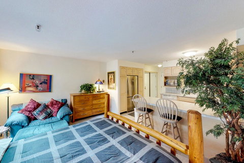 East Condo# 210 - LBG 8