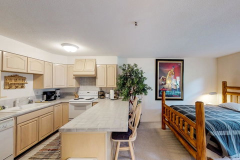 East Condo# 210 - LBG 6