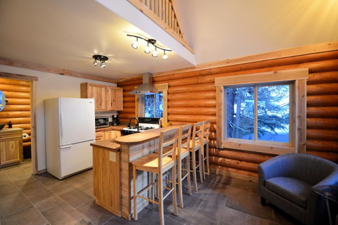 Placer Cabin - LBG 8
