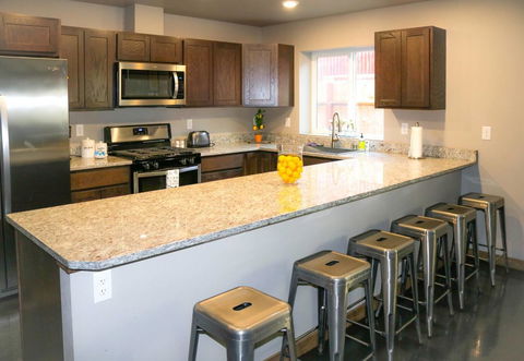 Modern Mountain Retreat, Pets Welcome! - LBG 20
