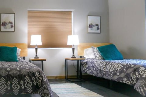 Modern Mountain Retreat, Pets Welcome! - LBG 17
