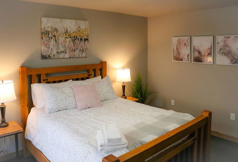 Modern Mountain Retreat, Pets Welcome! - LBG 0