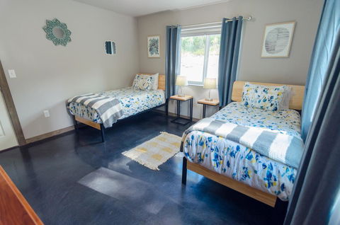 Glacier Suites - LBG 12