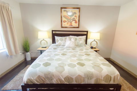 Glacier Suites - LBG 14