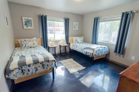 Glacier Suites - LBG 11