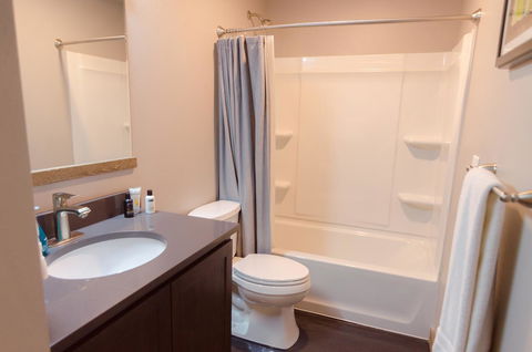 Glacier Suites - LBG 8