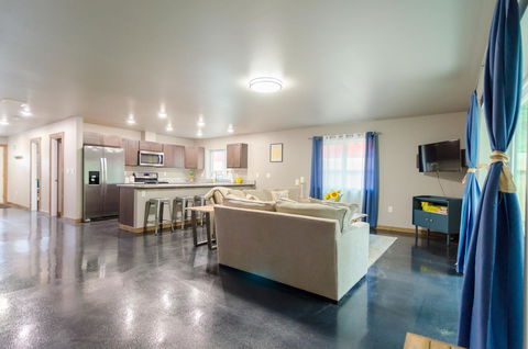 Glacier Suites - LBG 25