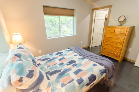 Glacier Suites - LBG 36