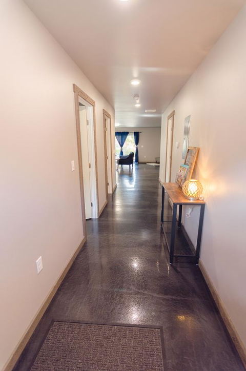 Glacier Suites - LBG 10