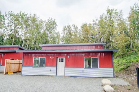 Glacier Suites - LBG 22