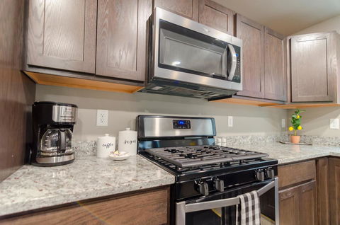 Glacier Suites - LBG 31