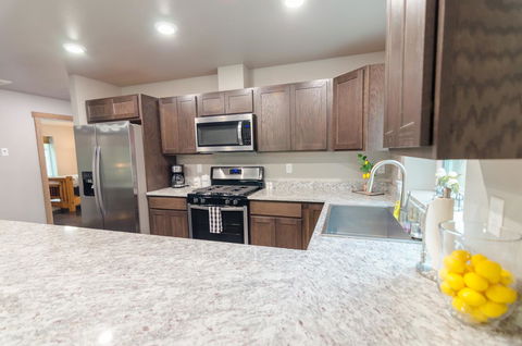 Glacier Suites - LBG 32