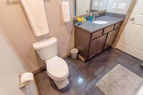 Glacier Suites - LBG 17