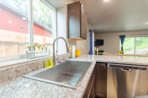 Glacier Suites - LBG 30
