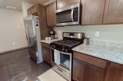 Glacier Suites - LBG 5
