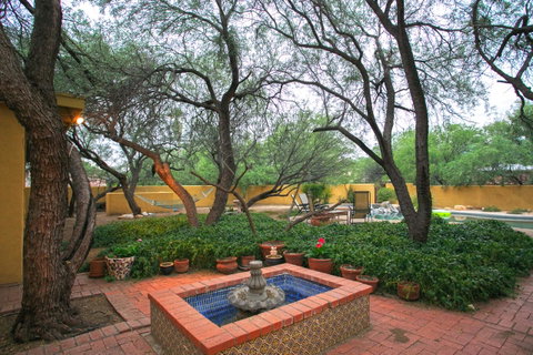 Private Desert Oasis - LBG 5