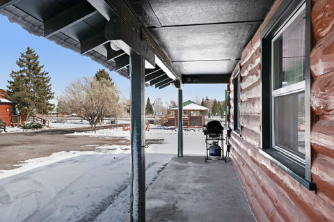 Foothills Lodge And Cabins - LBG 0