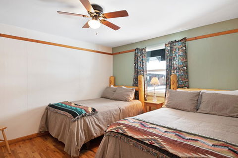 Foothills Lodge And Cabins - LBG 3