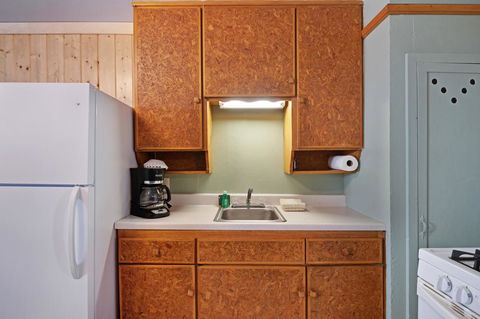 Foothills Lodge And Cabins - LBG 4