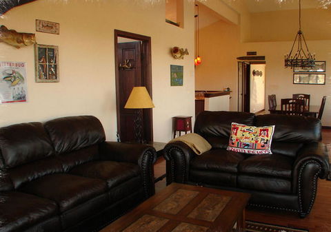 The Lake House - LBG 12