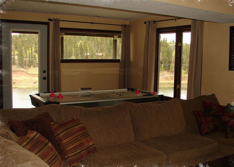 The Lake House - LBG 16