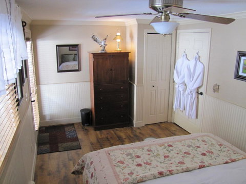 Elk Run Bed And Breakfast - LBG 16